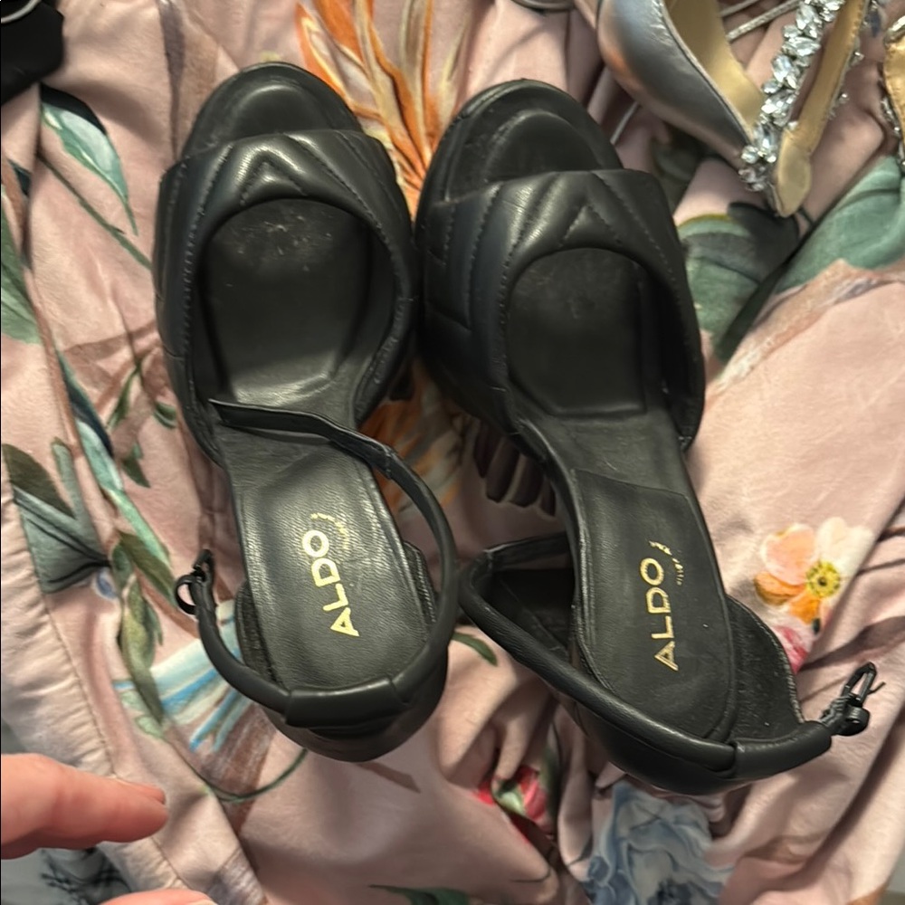 Aldo Black Heeled Shoes Elegant Design